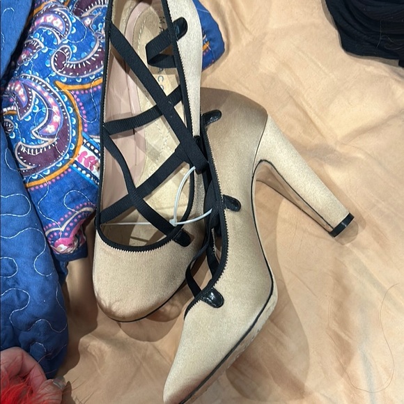 Marc Jacobs Women's Beige Ballet Flats - Picture 3 of 15